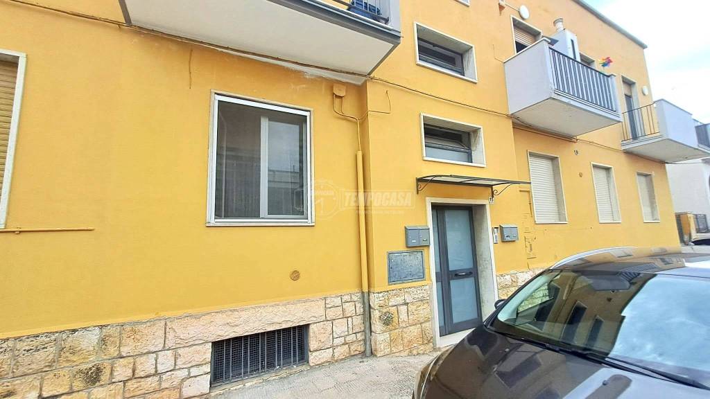 appartamento in vendita ad Adelfia in zona Canneto