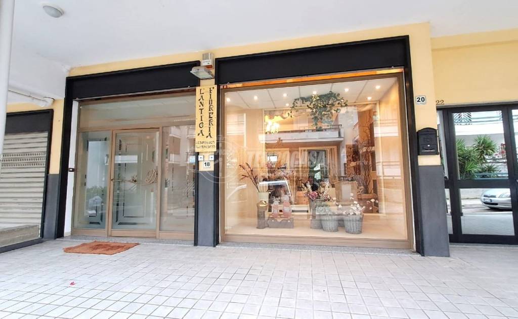 appartamento in vendita ad Adelfia in zona Canneto