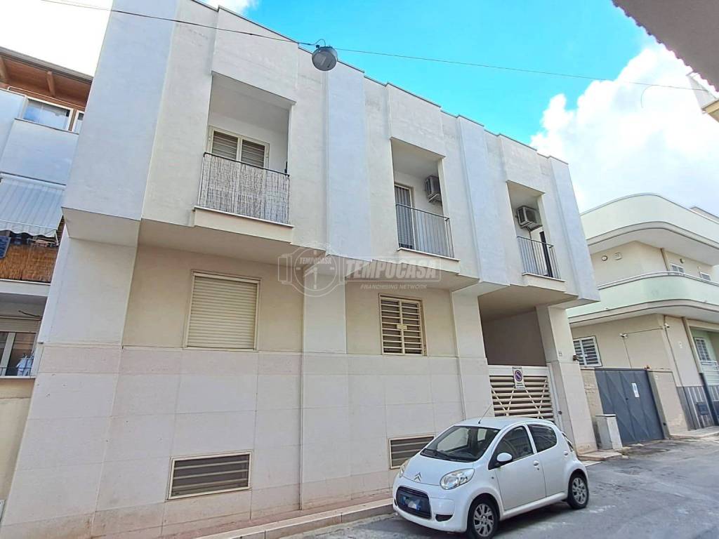 appartamento in vendita ad Adelfia