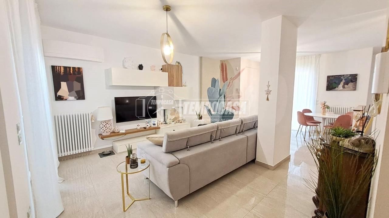 appartamento in vendita ad Adelfia in zona Canneto