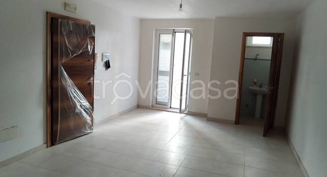 locale commerciale in vendita ad Adelfia