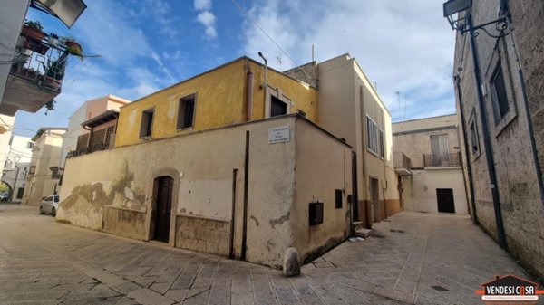 appartamento in vendita ad Adelfia in zona Canneto