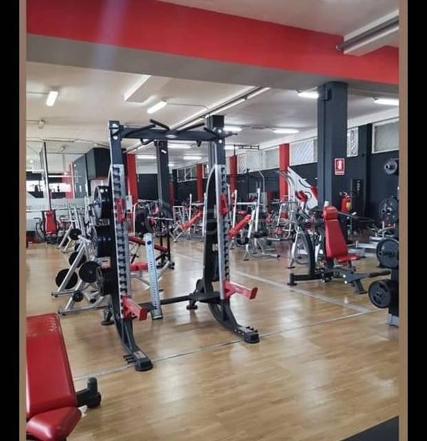 negozio in vendita ad Adelfia