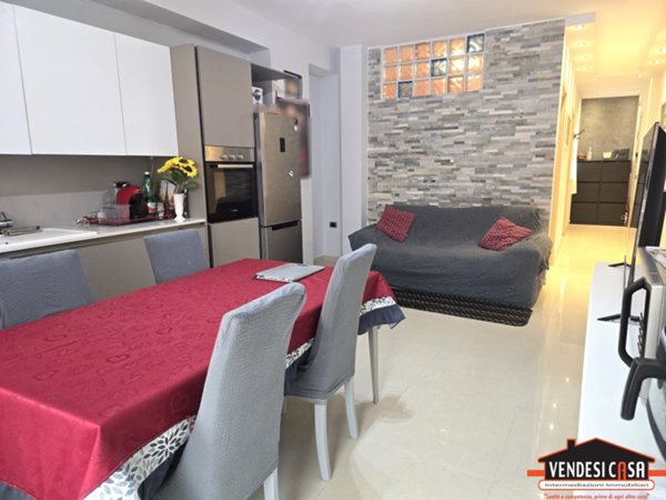 appartamento in vendita ad Adelfia in zona Canneto