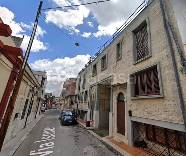 appartamento in vendita ad Adelfia