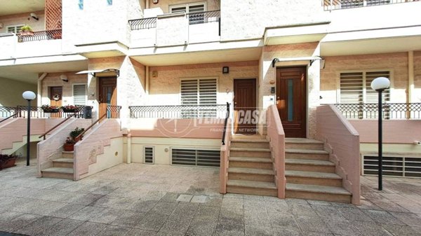 casa indipendente in vendita ad Adelfia