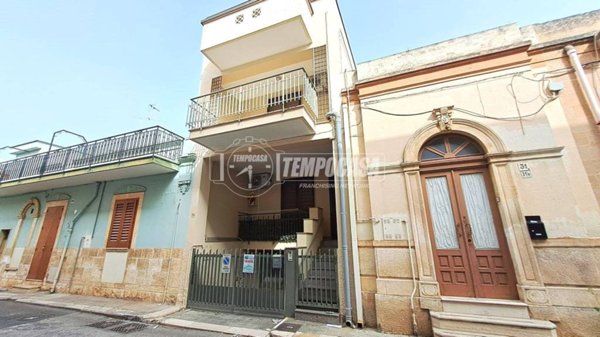 casa indipendente in vendita ad Adelfia in zona Canneto
