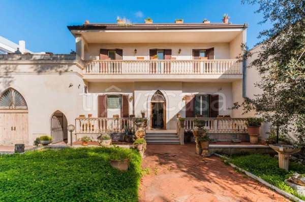casa indipendente in vendita ad Adelfia