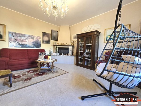 casa indipendente in vendita ad Adelfia in zona Canneto