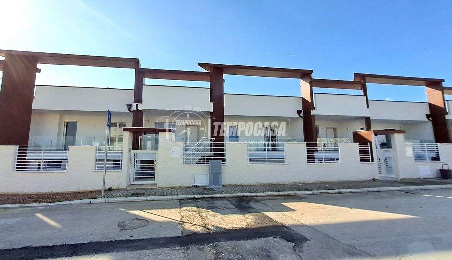 casa indipendente in vendita ad Adelfia