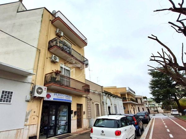 casa indipendente in vendita ad Adelfia in zona Canneto