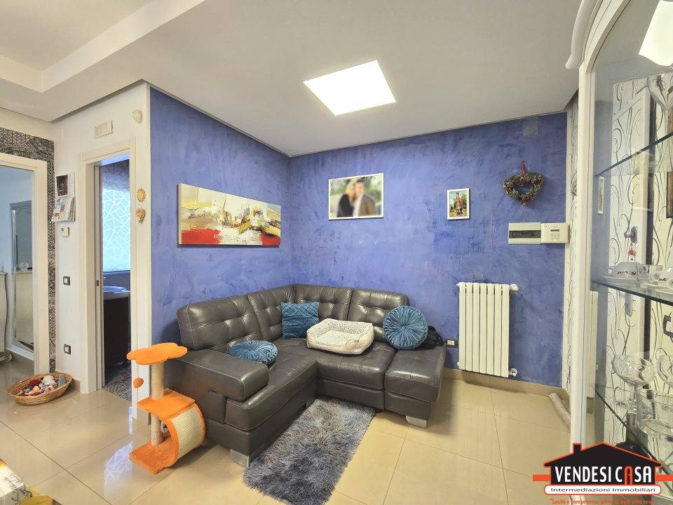 appartamento in vendita ad Adelfia in zona Canneto