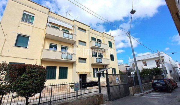 appartamento in vendita ad Adelfia in zona Canneto