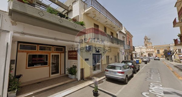 locale commerciale in vendita ad Adelfia