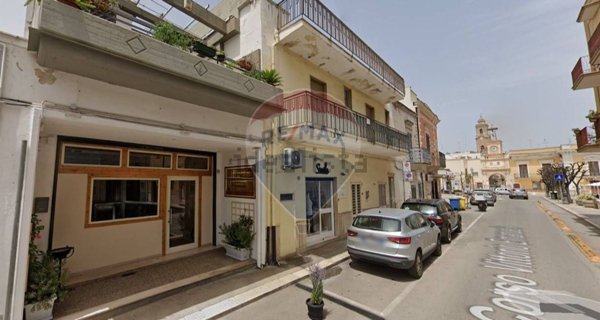 locale commerciale in vendita ad Adelfia