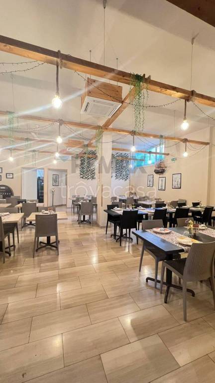 negozio in vendita ad Adelfia