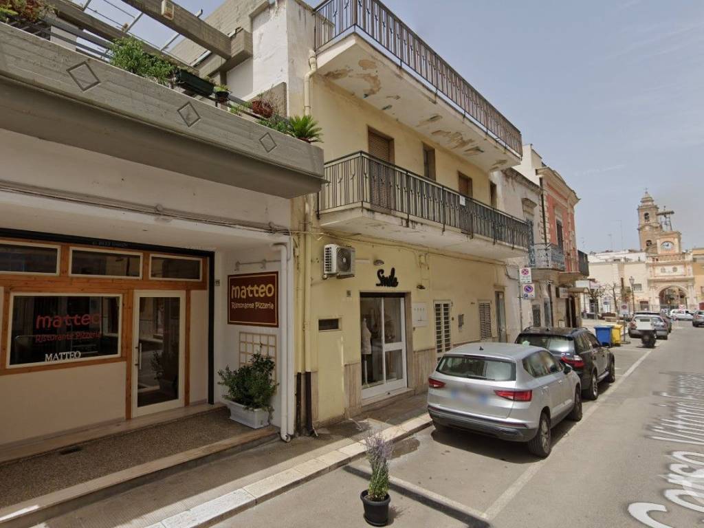 negozio in vendita ad Adelfia