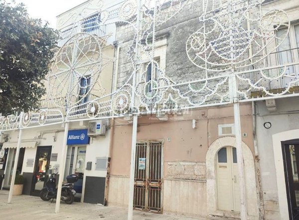 appartamento in vendita ad Adelfia in zona Canneto
