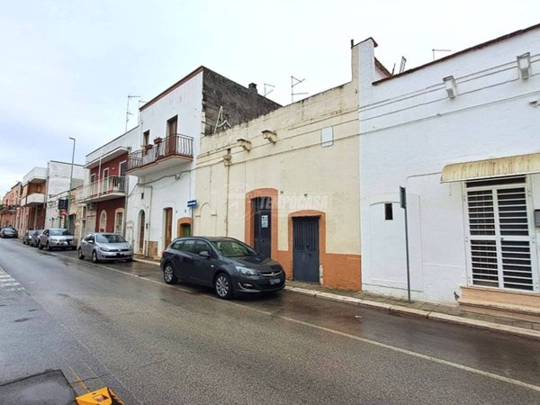 casa indipendente in vendita ad Adelfia in zona Canneto