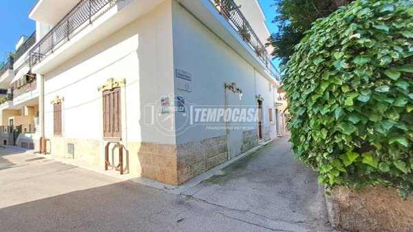 casa indipendente in vendita ad Adelfia
