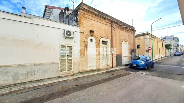 casa indipendente in vendita ad Adelfia