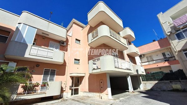 appartamento in vendita ad Adelfia in zona Canneto