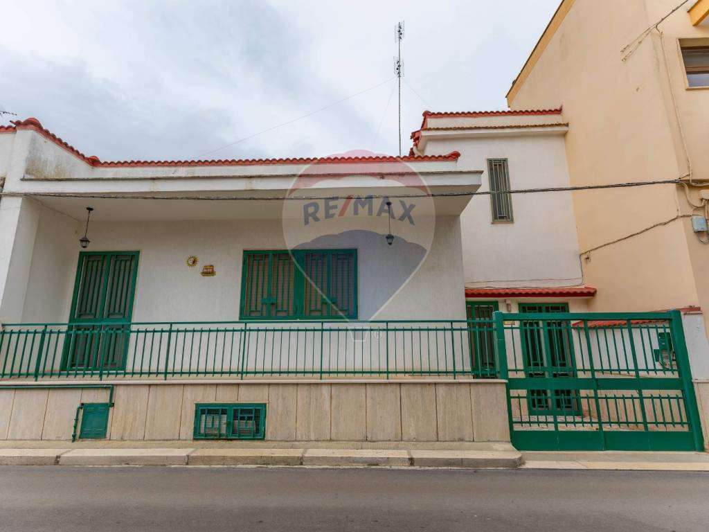 casa indipendente in vendita ad Adelfia