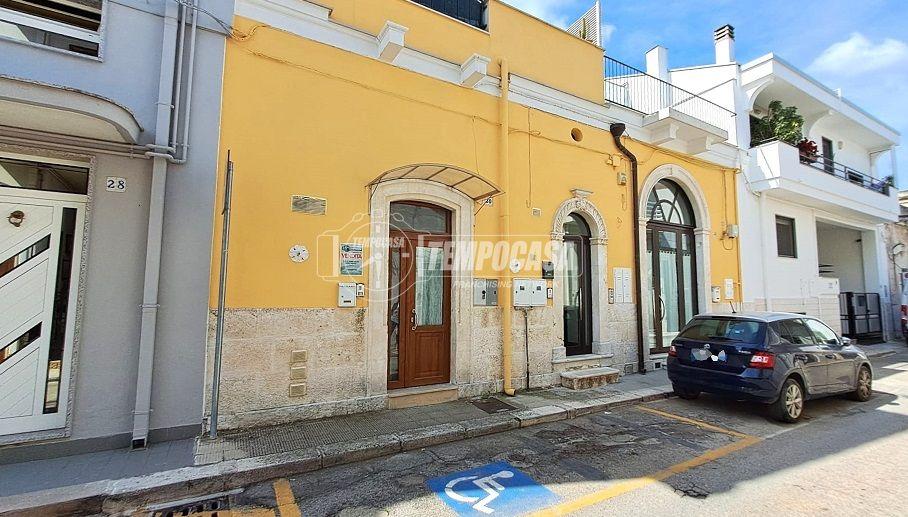 casa indipendente in vendita ad Adelfia in zona Canneto