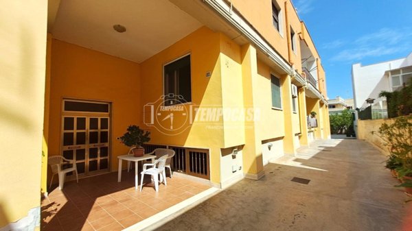 appartamento in vendita ad Adelfia in zona Canneto