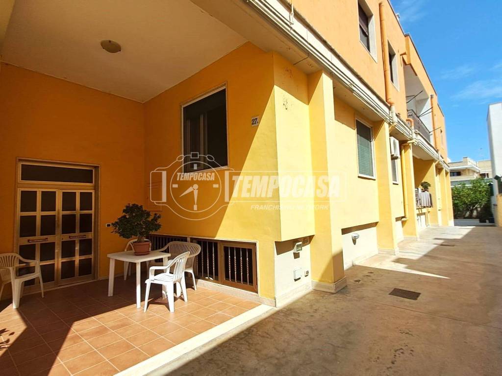 appartamento in vendita ad Adelfia in zona Canneto