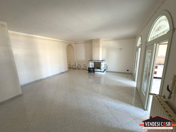 appartamento in vendita ad Adelfia