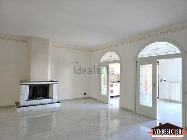 appartamento in vendita ad Adelfia