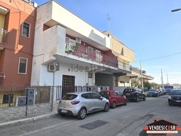 casa indipendente in vendita ad Adelfia in zona Canneto