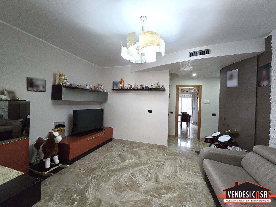appartamento in vendita ad Adelfia in zona Canneto