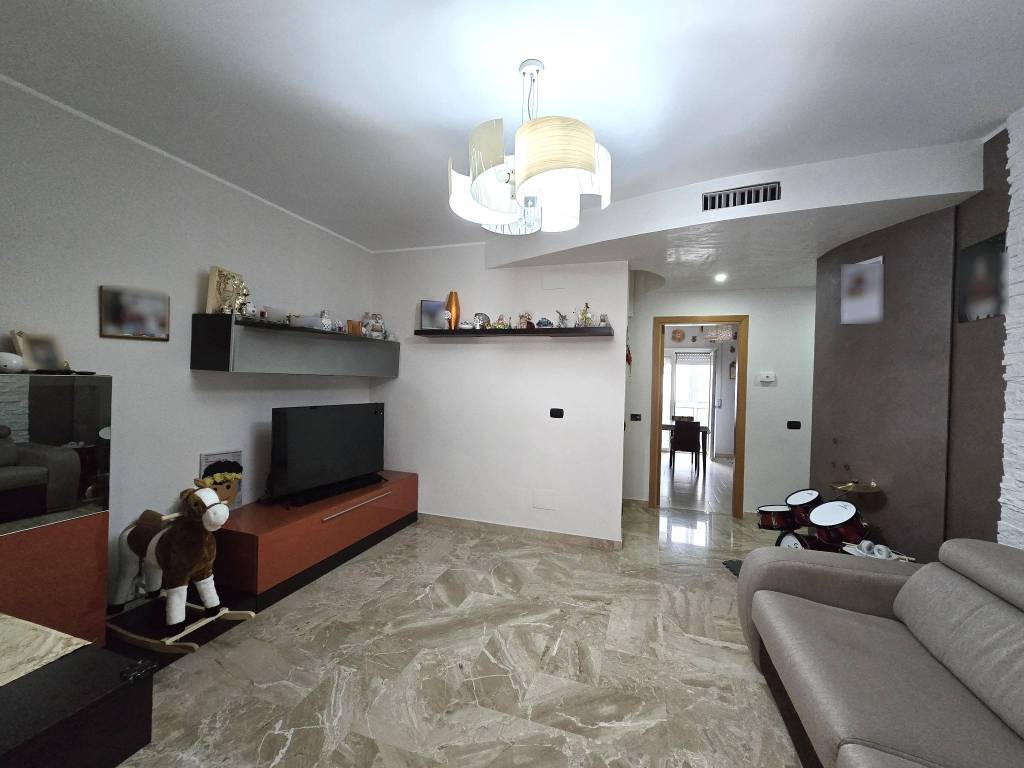 appartamento in vendita ad Adelfia in zona Canneto