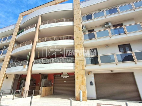 appartamento in vendita ad Adelfia in zona Canneto