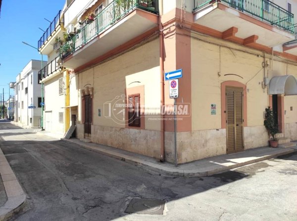 casa indipendente in vendita ad Adelfia