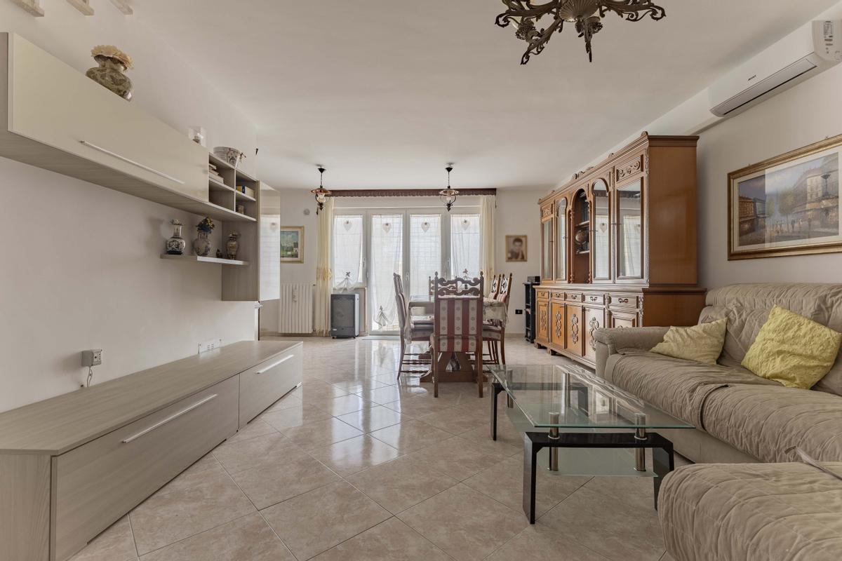 casa indipendente in vendita ad Adelfia in zona Canneto