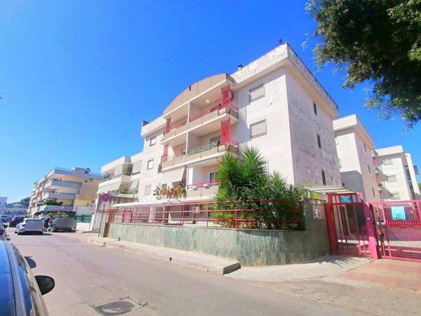 appartamento in vendita ad Adelfia in zona Canneto