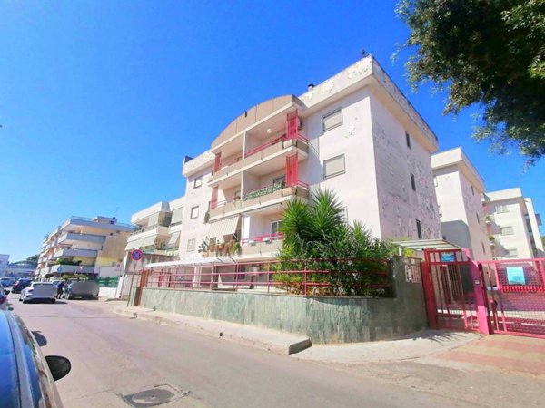 appartamento in vendita ad Adelfia in zona Canneto