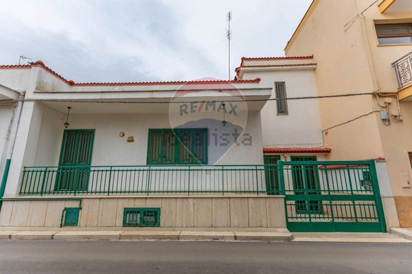 casa indipendente in vendita ad Adelfia