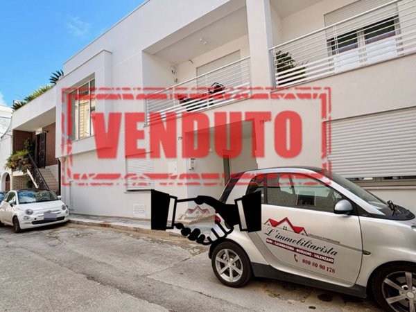 casa indipendente in vendita ad Adelfia in zona Canneto