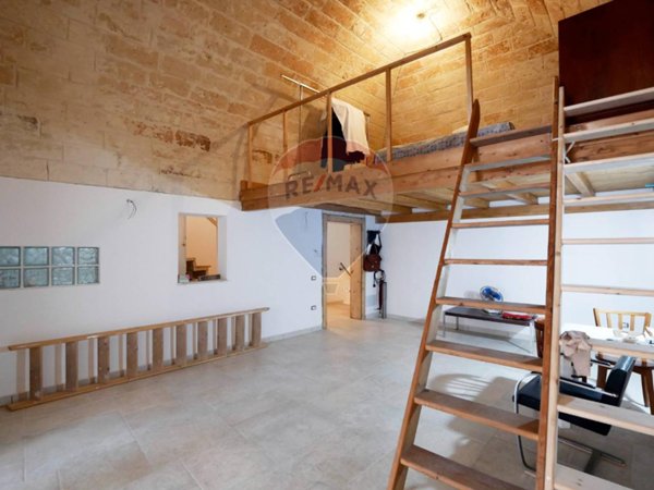 casa indipendente in vendita ad Adelfia in zona Canneto