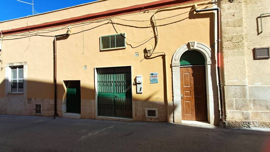 casa indipendente in vendita ad Adelfia