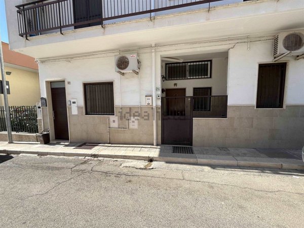 appartamento in vendita ad Adelfia in zona Canneto