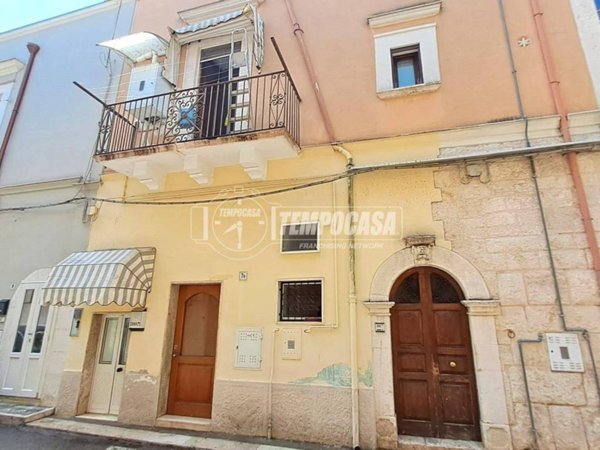 casa indipendente in vendita ad Adelfia in zona Canneto