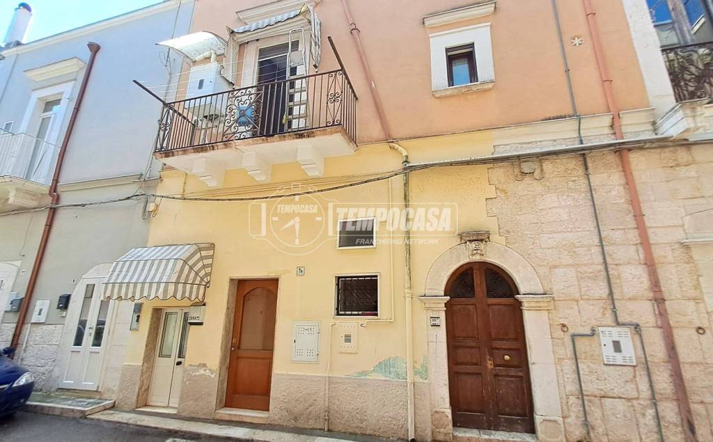 appartamento in vendita ad Adelfia in zona Canneto