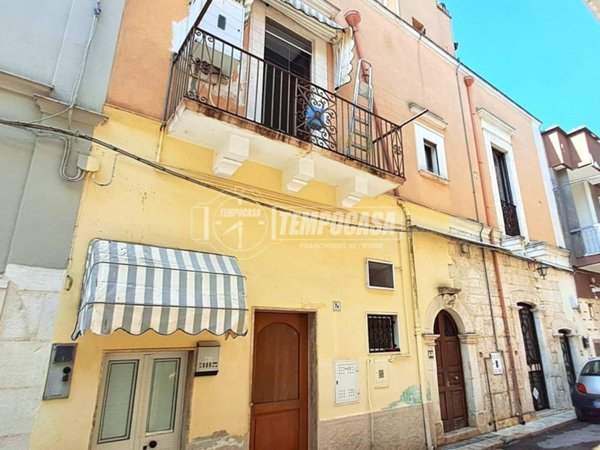 casa indipendente in vendita ad Adelfia in zona Canneto