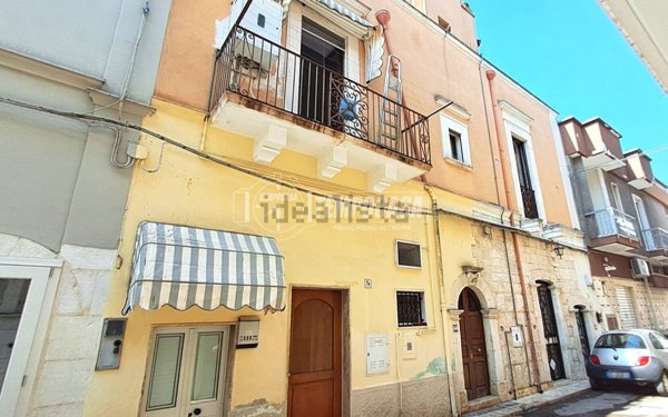 casa semindipendente in vendita ad Adelfia in zona Canneto