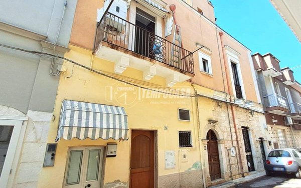 casa semindipendente in vendita ad Adelfia in zona Canneto